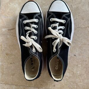 Converse Black Canvas Low-Top Sneakers with White Details Cuck Taylor